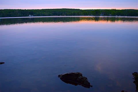 llac, posta de sol, reflexió, aigua, paisatge, cel, naturalesa, llum solar, horitzó, escènic, tarda, sol, a l'aire lliure, pacífica, calma, vespre, Riba, tranquil, crepuscle, parc, color, blau, cap gent, tranquil·litat, escena tranquil·la, planta, bellesa a la natura, fauna animal, dia, medi ambient, arbre, aigua estancada, sota l'aigua, rèptil, flotant a l'aigua, Pol · lució, llacuna, 4K, CC0, domini públic, lliure de regalies