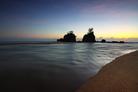 luce, mare, alba, paesaggio, retroilluminato, spiaggia, nuvole, crepuscolo, sera, orizzonte, lago, natura, oceano, all'aperto, riflessione, sabbia, panoramico, paesaggio marino, riva del mare, silhouette, cielo, sole, tramonto, viaggio, acqua, scenics - natura, bellezza nella natura, la tranquillità, scena tranquilla, roccia, terra, solido, roccia - oggetto, nessuno, idilliaco, orizzonte sull'acqua, formazione rocciosa, pila rock, 2K, CC0, dominio pubblico, privo di copyright