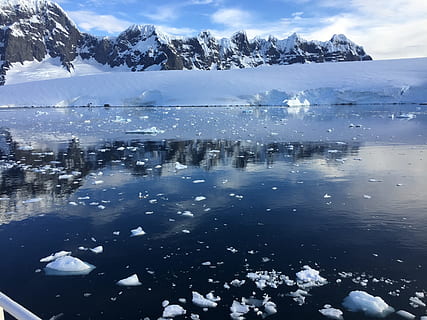 snow, ice, winter, cold, white, nature, weather, sky, ze, landscape, december, cold temperature, water, frozen, mountain, beauty in nature, environment, scenics - nature, tranquil scene, tranquility, glacier, lake, reflection, no people, snowcapped mountain, mountain range, outdoors, iceberg, floating on water, melting, 2K, CC0, public domain, royalty free