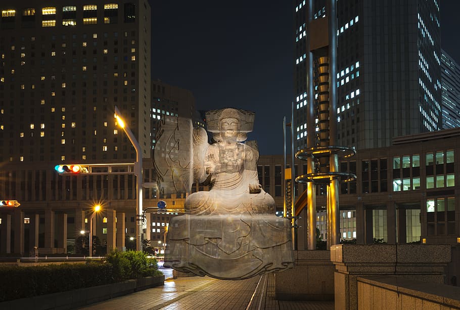 buddha, tokyo, flydende, nat, kunstværk, skulptur, fotografering, montage, sammensætning, manipulation, japan, belyst, by, by-, statue, arkitektur, bygget struktur, bygning udvendig, repræsentation, bygning, menneskelig repræsentation, Kunst og håndværk, ingen mennesker, mandlig lighed, gade, religion, rejsemål, spiritualitet, rejse, tro, skyskraber, 5K