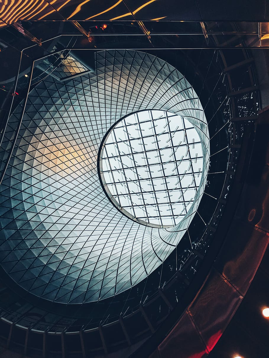 strutturale, tiro, soffitto, vista dal basso, tetto di vetro, cupola, costruzione, architettura, tetto, in casa, modello, struttura costruita, design, Inquadratura dal basso, forma geometrica, nessuno, metallo, forma, luce del sole, avvicinamento, cerchio, moderno, lucernario, caratteristica architettonica, giorno, direttamente sotto, gradini e scale, architettura e arte, lusso, 4K