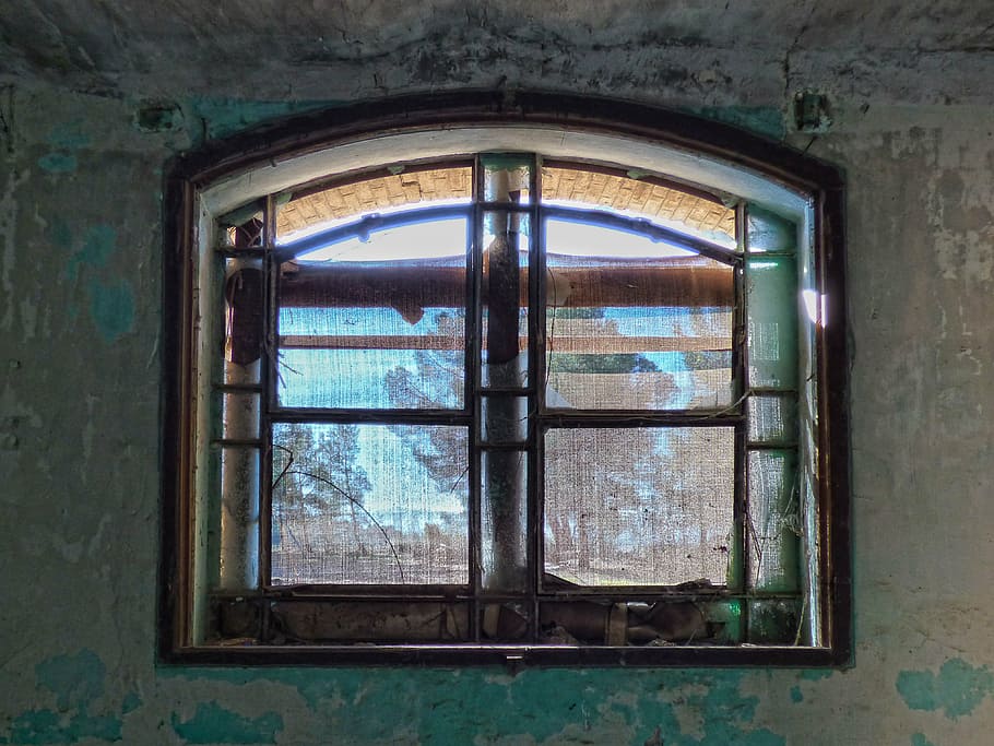 finestra, abandonat, ruïna, reixeta, tancat, arquitectura, transparent, vidre - material, estructura construïda, edifici, vell, a l'interior, cap gent, dia, funció de construcció de parets, obsoleta, resistent, espatllat, reflexió, aixafar, casa, deteriorament, vidre, marc de finestra, arruïnat, 4K