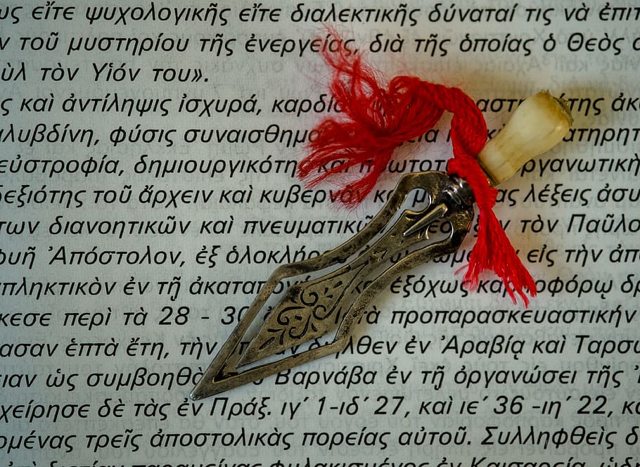 marcador, text, cinta, daga, plata, cap gent, flor, planta amb flors, vermell, el passat, primer pla, emoció, guió occidental, història, naturalesa, rosa, flor de roses, planta, cementiri, bellesa a la natura, a l'aire lliure, fragilitat, comunicació, 4K