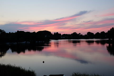 Sonnenuntergang, Wolke, Sommer-, Himmel, Natur, Landschaft, Sonne, draussen, Sommerlandschaft, Himmel Wolken, Reflexion, Wasser, Baum, See, Schönheit in der Natur, Szenen - Natur, Ruhe, Pflanze, wolke - himmel, ruhige Szene, Silhouette, keine Leute, idyllisch, Nicht-städtische Szene, Dämmerung, Ufergegend, Reflexionssee, 4K, CC0, gemeinfrei, lizenzfrei