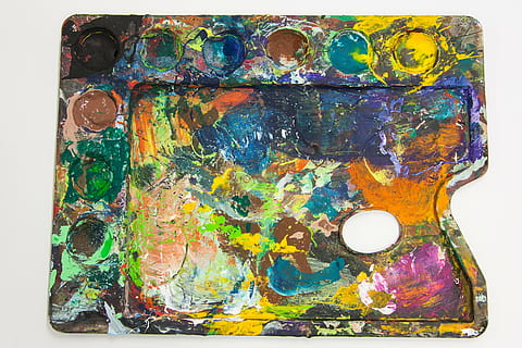 verfpallet in diverse kleuren, reeks, gereedschap, schilder, duimgat, Wells, naar de kleurenfoto, Gebied, kleurenmenging, kleurrijk, achtergronden, multi gekleurd, kunst en ambacht, verf, palet, creativiteit, schilderijen, aquarel verven, ambacht, binnenshuis, geen mensen, witte achtergrond, Acryl schilderij, studio opname, detailopname, enkel object, kunst en ambachtelijke uitrusting, uitknippen, penseel, abstract, tekening - kunstproduct, 4K, CC0, publiek domein, royaltyvrij
