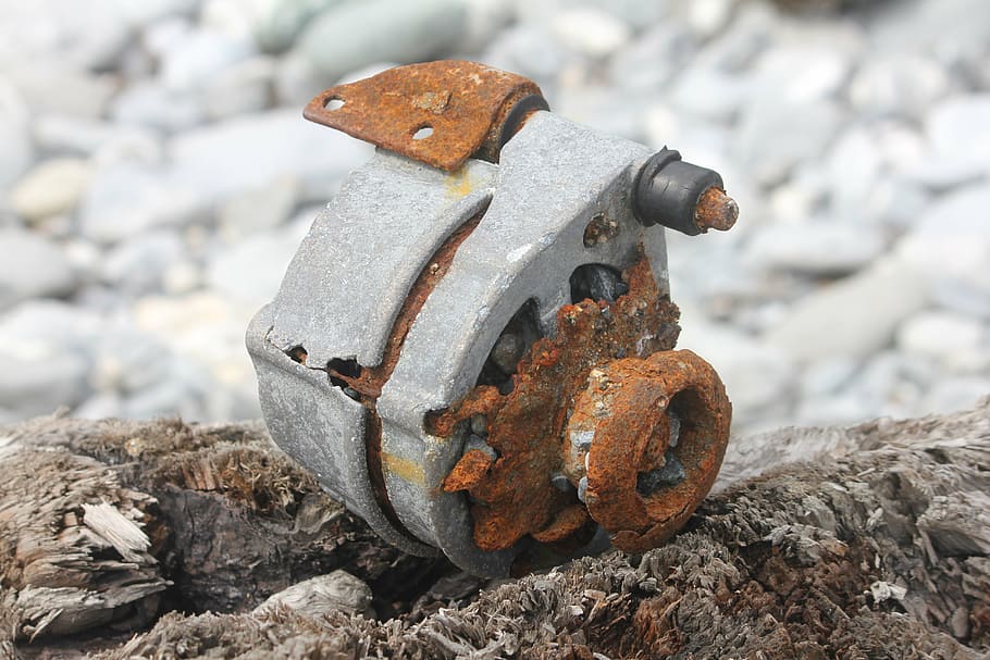 inoxidable, rovellat, objecte oxidat, objecte, vell, metall, centrar-se en primer pla, dia, sòlid, rock, rock - object, primer pla, cap gent, espatllat, naturalesa, maquinària, abandonat, obsoleta, declivi, deteriorament, aixafar, a l'aire lliure, terra, camp, desguàs, 5K