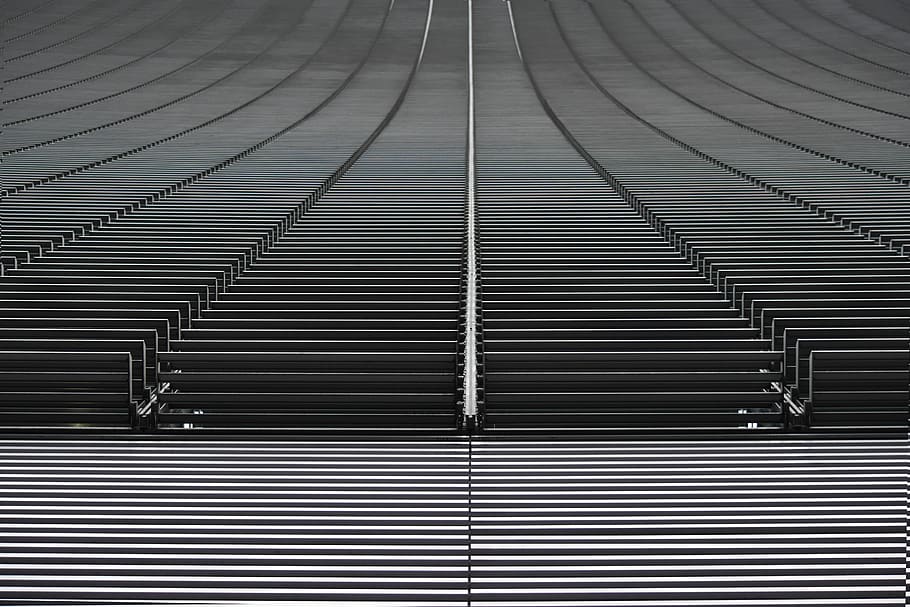 gris, resum, digital, fons de pantalla, folrat, negre, bancs, graderies, files, edifici, arquitectura, línia, simetria, cel, Anglaterra, UK, minimalisme, mínim, perspectiva, jardí del cel, Londres, transceptor portàtil, blanc i negre, patró, marc complet, fons, cap gent, estructura construïda, metall, textura, dia, tancat, repetició, llum solar, a l'interior, ratlles, tecnologia, funció de construcció de parets, primer pla, seguretat, sostre, ferro, corrugat, color plata, 5K