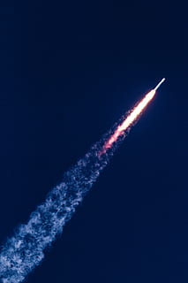 rumraket, flammer, spacex falcon raket, går, jordatmosfære, SpaceX, raket, himmel, flamme, lancering, dampspor, luftfartøj, transportmidler, fly, røg - fysisk struktur, transportform, sky - himmel, på farten, bevægelse, blå, flyvende, hastighed, kopiere plads, luft show, natur, ingen mennesker, lav vinkel visning, rejse, sti, kunstflyvning, 4K, CC0, offentligt domæne, royaltyfrie