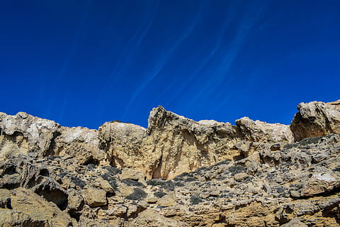 klint, klippe, himmel, skyer, mærkelig, natur, cavo greko, cypern, rock-objekt, solid, skønhed i naturen, scenics - natur, blå, rock formation, ingen mennesker, ro, rolig scene, fysisk geografi, lav vinkel visning, skyfri himmel, ikke-urbane scene, sollys, geologi, dag, bjerg, udendørs, eroderet, klima, tørt klima, formation, halvtørre, 5K, CC0, offentligt domæne, royaltyfrie