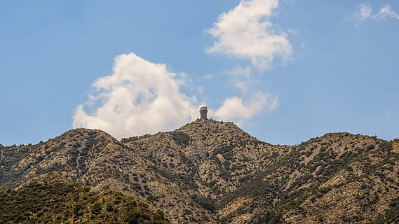 Berg, Gipfel, Himmel, Wolken, Radar, Turm, Landschaft, Natur, kionia, troodhos, Zypern, Reiseziele, Szenen - Natur, wolke - himmel, Umgebung, Land, Schönheit in der Natur, die Architektur, Reise, Freizeitbeschäftigung, Ruhe, Tourismus, Gebirge, Tag, gebaute Struktur, ruhige Szene, draußen, 5K, CC0, gemeinfrei, lizenzfrei