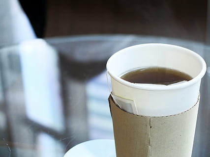 Teezeit, Tee, Teepause, Getränk, Trinken, Frühstück, Tasse, heisses Getränk, Essen und Trinken, Erfrischung, Becher, Nahansicht, Fokus auf den Vordergrund, Kaffee, Kaffee trinken, Tee - heißes Getränk, Tabelle, Frische, keine Leute, Tag, Stillleben, Teetasse, drinnen, Kaffeetasse, Geschirr, alkoholfreies Getränk, 4K, CC0, gemeinfrei, lizenzfrei
