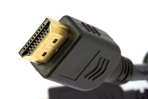 hoog, definitie, multimedia, interface, kabel, lood, video-, audio, digitaal, transmissie, technologie, witte achtergrond, studio opname, detailopname, binnenshuis, communicatie, enkel object, uitknippen, uitrusting, focus op de voorgrond, verbinding, kunst cultuur en entertainment, zwarte kleur, plastic, stilleven, Draadloze technologie, bedrijf, aantal, elektrische apparatuur, persoonlijk accessoire, elektrische component, 720P, CC0, publiek domein, royaltyvrij