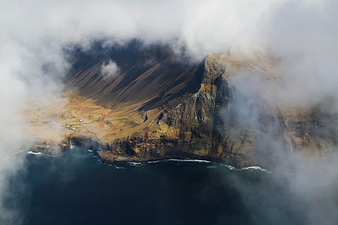 fugl, øje visning fotografering, klint, bjerg, antenne, Foto, ocean, Sky, sollys, kyst, klippe, røg - fysisk struktur, miljø, skønhed i naturen, vand, natur, geologi, scenics - natur, tåge, landskab, ro, jord, ikke-urbane scene, ingen mennesker, damp, udendørs, sky - himmel, rolig scene, himmel, magt i naturen, smog, 5K, CC0, offentligt domæne, royaltyfrie