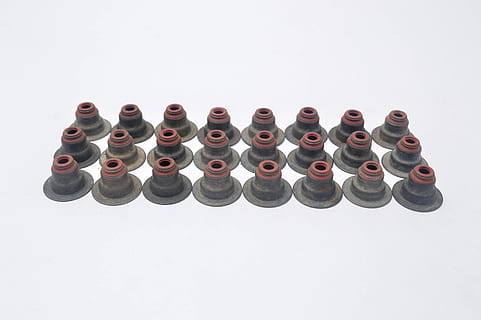borracha, válvula, selos, motor, válvula de borracha, válvula de vedação, Câmera, partes, cuidados de saúde e medicina, fundo branco, em uma sequência, remédio, comprimido, ao controle, tiro do estúdio, dentro de casa, arranjo, ninguém, copie o espaço, grande grupo de objetos, ainda vida, visão de alto ângulo, ordem, lado a lado, fechar-se, forma, grupo de objetos, tecnologia, diretamente acima, conformidade, 2K, CC0, domínio público, royalty free