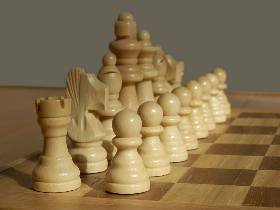 bianca, pezzi, set di scacchi, set, gioco, legna, scacchi, impostato, gioco, di legno, tavola, pezzo degli scacchi, scacchiera, strategia, giochi di svago, in casa, gioco da tavolo, rilassamento, attività di svago, cultura artistica e intrattenimento, nessuno, natura morta, legno - materiale, avvicinamento, motivo controllato, grande gruppo di oggetti, Colore bianco, concentrarsi sulle conoscenze acquisite, preparativi, pedone - pezzo degli scacchi, regina - pezzo degli scacchi, cavaliere - pezzo degli scacchi, re - pezzo degli scacchi, 1080P