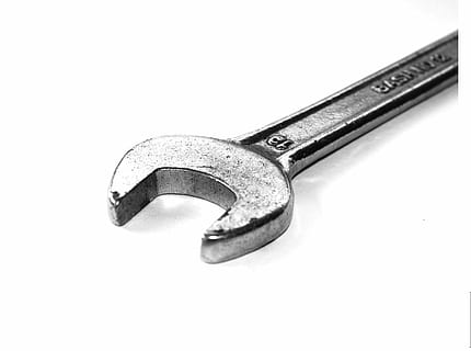 chiave inglese d'argento, utensili, impostato, tuttofare, mano, bianca, riparatore, sfondo, Manuale, avvicinamento, Allen, isolato, cromo, acciaio, molti, chiave inglese, chiave, mestiere, costruire, kit di strumenti, strumenti, fissare, vanadio, martello, livello, assortimento, Cacciavite, tecnologia, attrezzatura, parecchi, laboratorio, brillante, industriale, Manutenzione, pinze, professionale, meccanico, lavoro, riparazione, industria, dente di arresto, miglioramento, costruzione, metallo, kit, strumento di lavoro, sfondo bianco, strumento a mano, girato in studio, strumento, natura morta, in casa, singolo oggetto, nessuno, ritagliare, copia spazio, acuto, fatto dall'uomo, Oggetto creato dall'uomo, maniglia, lega, color argento, 2K