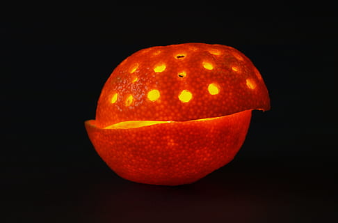 mandarin, stearinlys, klementiner, frukt, oransje, sitrusfrukter, nydelig, fruktig, søt, saftig, mat, ernæring, kutte opp, gul, natur, Lukk, makro, makrofotografering, lys, mørk, svart, shell, mat og Drikke, svart bakgrunn, studio skudd, oransje farge, enkelt objekt, spise sunt, nærbilde, innendørs, velvære, ingen folk, friskhet, gresskar, appelsin, farget bakgrunn, grønnsak, sitrusfrukt, moden, 2K, CC0, offentlig domene, opphavsrett gratis