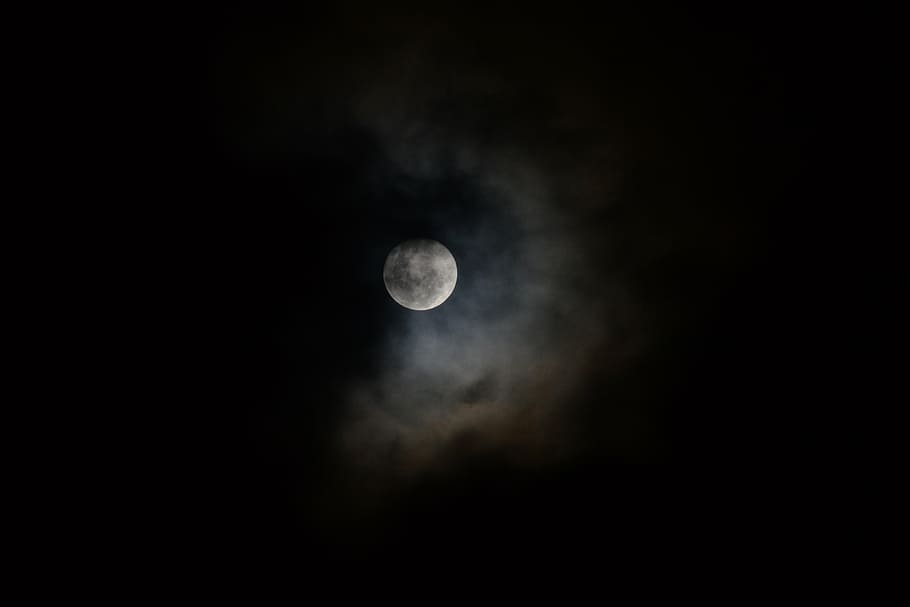 lluna, núvols, penumbra, nit, cel, espai, astronomia, cap gent, naturalesa, fosc, lluna plena, bellesa a la natura, escenics - natura, núvol - cel, tranquil·litat, escena tranquil·la, a l'aire lliure, exploració espacial, còpia espai, vista d’angle baix, Lluna planetària, astrologia, llum de la lluna, 5K