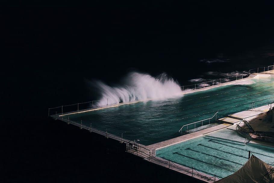 piscina, foto junto a la playa, Noche, playa, foto, Oceano, agua, mar, naturaleza, movimiento, velocidad, nadie, fondo negro, al aire libre, movimiento borroso, transporte, larga exposición, poder en la naturaleza, vista de alto ángulo, copia espacio, barco náutico, poder, arquitectura, belleza en la naturaleza, iluminado, 720P