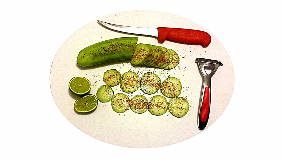 cogombre, cuke, orgànic, vegetals, verd, menjar, fresc, saludable, vegetarià, ingredient, naturalesa, madur, sencer, crua, nutrient, refresc, frescor, planta, fer dieta, nutrició, sucós, salut, estil de vida, atenció sanitària, nutritiu, aperitiu, dieta, amanida, bol, natural, saborós, deliciós, apetitós, verdures, vitamines, gust, Xile, llimona, vital, dinar, calories, berenar, tallar, fons blanc, tir de l'estudi, menjar i beguda, cap gent, primer pla, alimentació saludable, a l'interior, benestar, tall, color verd, fruita, natura morta, directament a sobre, utensili per menjar, grup d'objectes, picat, menjar vegetarià, 1080P
