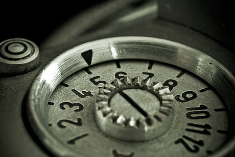 camera, oud, retro, agfa, Verleden, nostalgie, fotograaf, fotocamera, tijd, klok, kijk maar, aantal, detailopname, instrument van tijd, polshorloge, zakhorloge, geen mensen, binnenshuis, metaal, nauwkeurigheid, selectieve aandacht, wijzerplaat, vorm, minutenwijzer, extreem dichtbij, uitrusting, schaduw, antiek, zilverkleurig, luxe, persoonlijk accessoire, staal, 4K, CC0, publiek domein, royaltyvrij