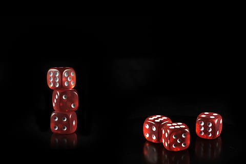 cube, jeux d'argent, jouer, lumière, verre, cube de verre, gagner, Payer, espérer, dépendance, accro au jeu, profit, des enfants, gesellschaftsspiel, coupé, la prévention, noir, macro, détail, Fermer, rouge, Couleur, transparent, jeux de loisirs, dé, la chance, chance, culture artistique et divertissement, Activité de loisir, relaxation, nombre, opportunité, forme de cube, casino, à l'intérieur, Succès, groupe d'objets, gagnant, fond noir, espace de copie, personne, couleur noire, jeu de hasard, 4K, CC0, domaine public, libre de droits