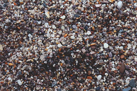assorterede farve småsten, dagtimerne, småsten, tæt på, fotografering, klipper, strand, sommer, natur, struktur, fuld ramme, baggrunde, dag, rullesten, udendørs, ingen mennesker, overflod, høj vinkel visning, sten - objekt, stor gruppe af objekter, jord, solid, sten-, klippe, tekstureret, direkte over, mønster, grus, 5K, CC0, offentligt domæne, royaltyfrie