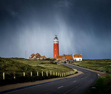 carretera asfaltada, camp de gespa, anar, marró, far, al costat, cases, ennuvolat, cel, foto, carretera, durant el dia, casa, cels blaus, núvol, pluja, cap gent, línia de costa, naturalesa, paisatge, arquitectura i edificis, mar, a l'aire lliure, direcció, torre, exterior de l'edifici, estructura construïda, orientació, arquitectura, edifici, núvol - cel, transport, signe, aigua, il·luminat, el camí a seguir, 4K, CC0, domini públic, lliure de regalies