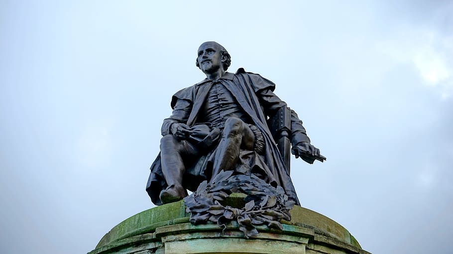 foto, negre, ceràmica, masculí, estàtua de perfil, gris, cel, durant el dia, antic, arquitectura, art, autor, lloc de naixement, Gran Bretanya, britànic, ciutat, cultura, la llum del dia, elizabethan, Anglaterra, anglès, famós, figura, història, referència, literatura, marbre, monument, a l'aire lliure, obres de teatre, dramaturg, poeta, escultura, shakespeare, quadrat, estàtua, pedra, stratford-upon-avon, teatre, turisme, viatjar, William Shakespeare, escriptor, representació humana, art i artesania, representació, vista d’angle baix, semblança masculina, memorial, cap gent, artesania, dia, naturalesa, blau, creativitat, el passat, destinacions de viatge, 5K