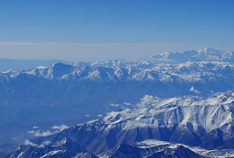 foto del paisaje, Nevado, cordillera, montaña, azul, nube, distancia, cresta, nieve, los ande, paisaje, naturaleza, cielo, temperatura fría, invierno, paisajes - naturaleza, belleza en la naturaleza, ambiente, Montaña cubierta de nieve, escena tranquila, tranquilidad, nadie, escena no urbana, idílico, geografía Física, al aire libre, pico de la montaña, 4K, CC0, dominio público, libre de derechos