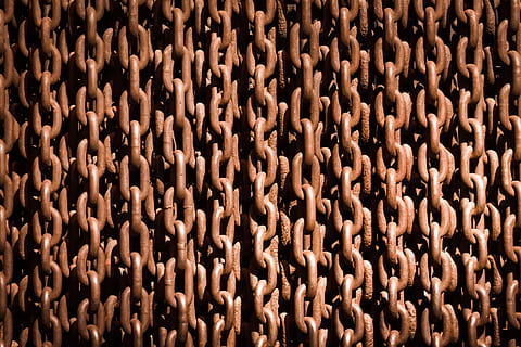 brown, metal chain lot, chain, rust, past, bondage, history, backgrounds, full frame, large group of objects, abundance, no people, food and drink, food, repetition, rusty, high angle view, day, pattern, freshness, metal, outdoors, retail, in a row, 4K, CC0, public domain, royalty free