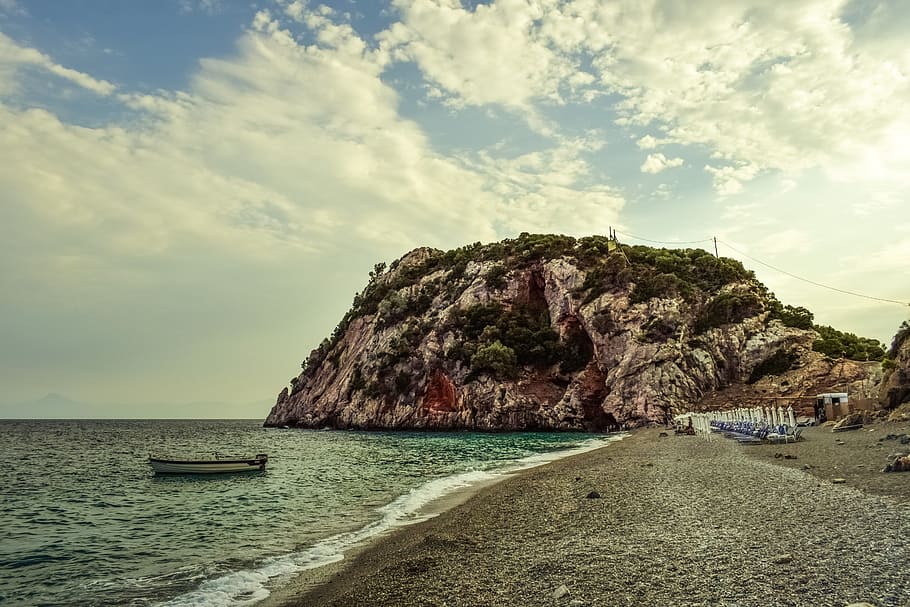 platja, salvatge, buit, naturalesa, tarda, paisatge, vaixell, estiu, Velanio, skopelos, Grècia, aigua, cel, mar, transport, vaixell nàutic, núvol - cel, bellesa a la natura, escenics - natura, terra, dia, manera de transport, rock, tranquil·litat, escena tranquil·la, cap gent, formació de roca, muntanya, horitzó sobre l’aigua, veler, 5K