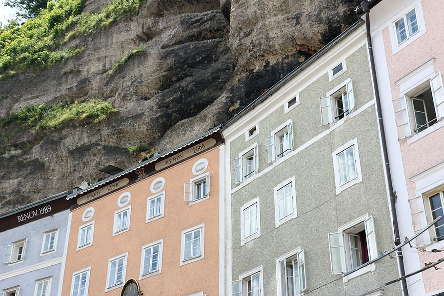 casa, façana, finestra, Austràlia, Salzburg, Austràlia, Salzburg, paret, muntanya, festa, exterior de l'edifici, arquitectura, estructura construïda, dia, edifici, vista d’angle baix, cap gent, sòlid, naturalesa, rock, barri residencial, rock - object, a l'aire lliure, formació de roca, ciutat, llum solar, funció de construcció de parets, apartament, 2K