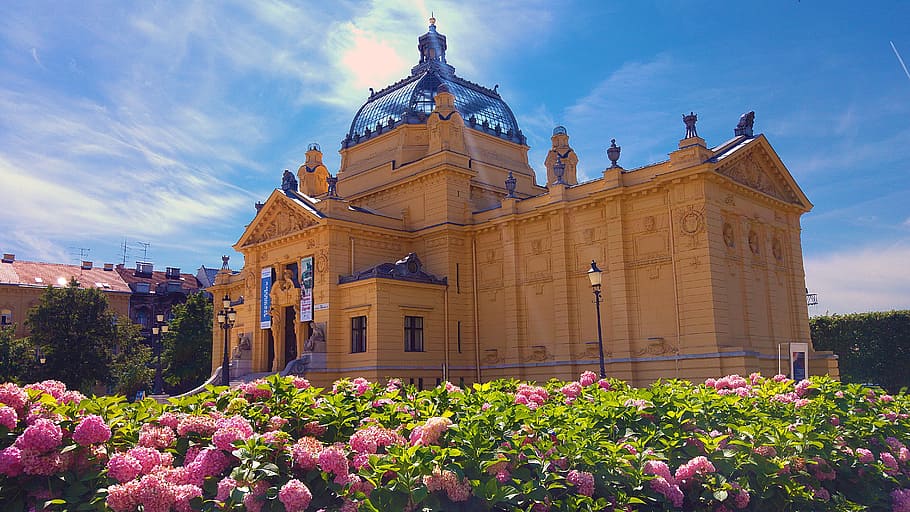ciutat, cel, art, flors, Administració, antic, arquitectura, edifici, Croàcia, dia, la llum del dia, jardí, històric, a l'aire lliure, religió, viatjar, flor, planta amb flors, exterior de l'edifici, planta, estructura construïda, naturalesa, destinacions de viatge, núvol - cel, el passat, lloc de culte, història, turisme, creença, llit de flors, jardí ornamental, 5K