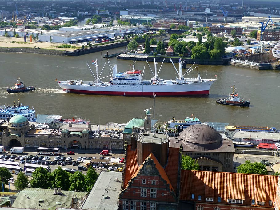 skib, beholder, elbe, søfart, Havn, container skib, Forsendelse, fragtskib, vand, transportere, teknologi, hamburg, kran, last, støvle, hav, slæbebåd, container terminal, kyst, maritim, nautiske fartøj, transportmidler, transportform, arkitektur, bygning udvendig, bygget struktur, by, rejse, fortøjet, dag, flod, ingen mennesker, rejsemål, natur, høj vinkel visning, boligområde, udendørs, bybilledet, passagerskib, sejlbåd, krydstogtskib, 4K