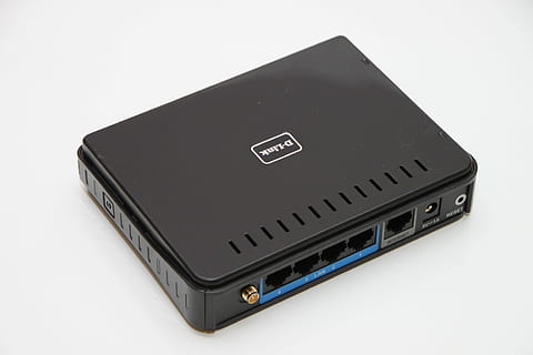 noir, commutateur hub d-link, d-link, dir, pare-feu, routeur, dir-600, nat, Wifi, sans fil, wps, éditorial, La technologie, couleur noire, fond blanc, puce informatique, personne, coupé, prise de vue en studio, la communication, lien, ordinateur, Technologie sans fil, objet unique, équipement informatique, affaires, Les données, partie informatique, Plastique, portabilité, nature morte, à l'intérieur, couleur argentée, 4K, CC0, domaine public, libre de droits
