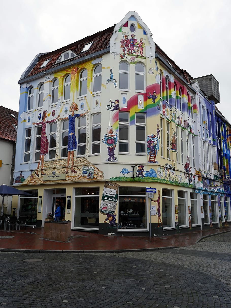 tom, tehus, facade, malet, kunst, motiv, bygning, by, facade maling, bygning udvendig, arkitektur, hus, bygget struktur, rigdom, himmel, dag, multi farvet, natur, boligområde, vindue, ingen mennesker, udendørs, transportmidler, lav vinkel visning, rækværk, i en række, 4K