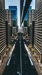 aereo, fotografia, treno, edifici, giorno, ombra, sole, traccia, riflessione, costruzione, città, urbano, architettura, Chicago, struttura costruita, esterno dell'edificio, edificio per uffici esterno, grattacielo, mezzi di trasporto, moderno, nessuno, alto - alto, trasporto ferroviario, paesaggio urbano, ufficio, cielo, natura, vista dall'alto, modo di trasporto, ferrovia, all'aperto, distretto finanziario, 5K, CC0, dominio pubblico, privo di copyright