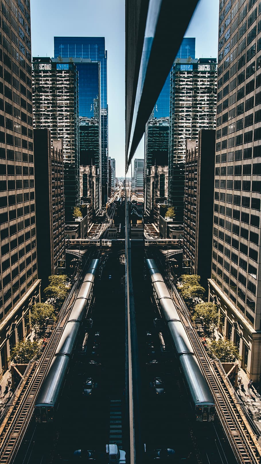 antenne, fotografering, tog, bygninger, dagtimerne, skygge, sol, spore, afspejling, bygning, by, by-, arkitektur, chicago, bygget struktur, bygning udvendig, kontorbygning udvendig, skyskraber, transportmidler, moderne, ingen mennesker, høj - høj, jernbanetransport, bybilledet, kontor, himmel, natur, høj vinkel visning, transportform, jernbanespor, udendørs, finansdistrikt, 5K