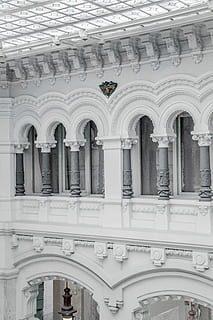 hvid, beton, bygning fotografering, hvid betonvæg, kolonne, facade, bygning, bue, balkon, glasloft, palads, arkitektur, madrid, hvidt rum, ren, bygning design, hvid bygning, Spanien, bygget struktur, bygning udvendig, arkitektoniske kolonne, ingen mennesker, dag, lav vinkel visning, arkade, fortiden, loft, belysningsudstyr, historie, mønster, design, udendørs, arkitektoniske træk, hvid farve, udsmykkede, balustrade, søjlegang, 5K, CC0, offentligt domæne, royaltyfrie