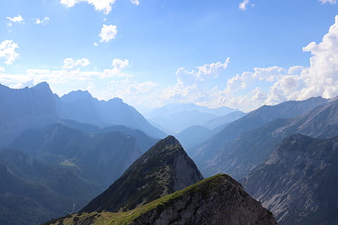 sunntiger, alpino, escursione, montagna, cielo, nuvola - cielo, catena montuosa, scenics - natura, scena tranquilla, bellezza nella natura, ambiente, la tranquillità, scena non urbana, natura, paesaggio, idilliaco, nessuno, giorno, all'aperto, panoramico, geologia, a distanza, picco di montagna, cresta montuosa, 1080P, CC0, dominio pubblico, privo di copyright