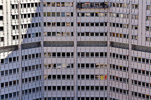 dangoraižis, pastatų kompleksas, dangoraižis, pastatas, kompleksas, pastatų kompleksas, architektūra, fasadas, statybos, visą kadrą, pastato išorė, pastatyta struktūra, fonas, nėra žmonių, langas, miestas, kartojimas, modernus, biurų pastato išorė, modelį, biuras, lauke, dieną, žemas kampo vaizdas, eilėje, butas, bokštas, 5K, CC0, Viešasis domenas, nemokamai