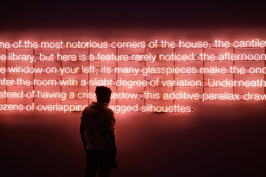 home, led, cantar, lectura, neó, llum, senyalització, paret, text, vermell, signe, vista del darrere, comunicació, una persona, homes, tecnologia, de peu, il·luminat, nombre, dades, nit, a l'interior, pantalla, connexió, Internet, guió occidental, silueta, retroil·luminat, adult, complexitat, llenguatge informàtic, codi binari, missatge, contemplació, 4K