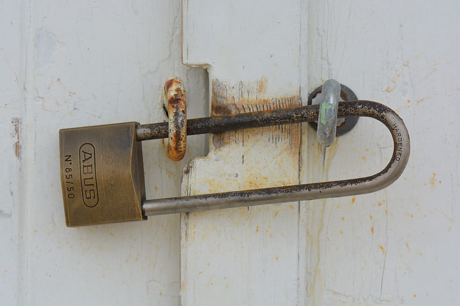serratura, collana, lucchetto, ruggine, sicurezza, porta, vecchio, metallo, arrugginito, Entrata, chiuso, cancello, avvicinamento, nessuno, protezione, chiavistello, giorno, intemperie, testo, comunicazione, caratteristica della parete, in casa, deterioramento, 5K