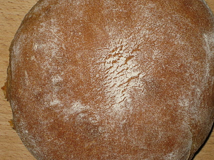 brood, broden, boerenbrood, selberbacken, zelfs gebakken, Kalmeer, eten, vesper, voedsel, meel, tussendoortje, bakkerij, tarwe, deeg, bruin, versheid, graanplant, gebakken, geheel, eten en drinken, binnenshuis, detailopname, geen mensen, stilleven, zoet eten, zoet, toetje, cake, hoge hoekmening, klaar om te eten, welzijn, studio opname, tafel, recht boven, verleiding, Frans voedsel, 2K, CC0, publiek domein, royaltyvrij