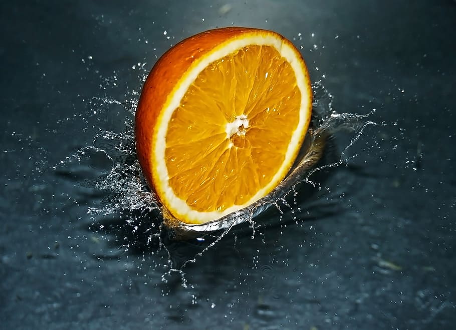 rodanxes, taronja, cítrics, fruita, aigua, caient, splash, fresc, menjar, frescor, madur, tall, taronja - fruita, primer pla, alimentació saludable, orgànic, llimona, vitamina, menjar i beguda, color taronja, benestar, cap gent, naturalesa, esquitxades, secció transversal, a l'interior, moviment, 1080P