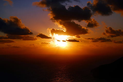 Sonnenuntergang, Horizont, Himmel, Meer, Wolken, Die Sonne, die Strahlen, glühen, Wasser, Landschaft, launisch, Aussicht, Ansichtskarte, Farben, rot, braun, Gelb, der Hintergrund, Tapete, Desktop, Design, Hintergrund, Grafik, Muster, Hintergründe, farbig, die Farbe der, Rechnung, warme Farben, wolke - himmel, Szenen - Natur, Ruhe, Schönheit in der Natur, Dramatischer Himmel, ruhige Szene, idyllisch, Horizont über Wasser, Sonne, Sonnenlicht, Natur, keine Leute, orange Farbe, Reflexion, Scheu, draußen, dunkel, hell, 4K, CC0, gemeinfrei, lizenzfrei