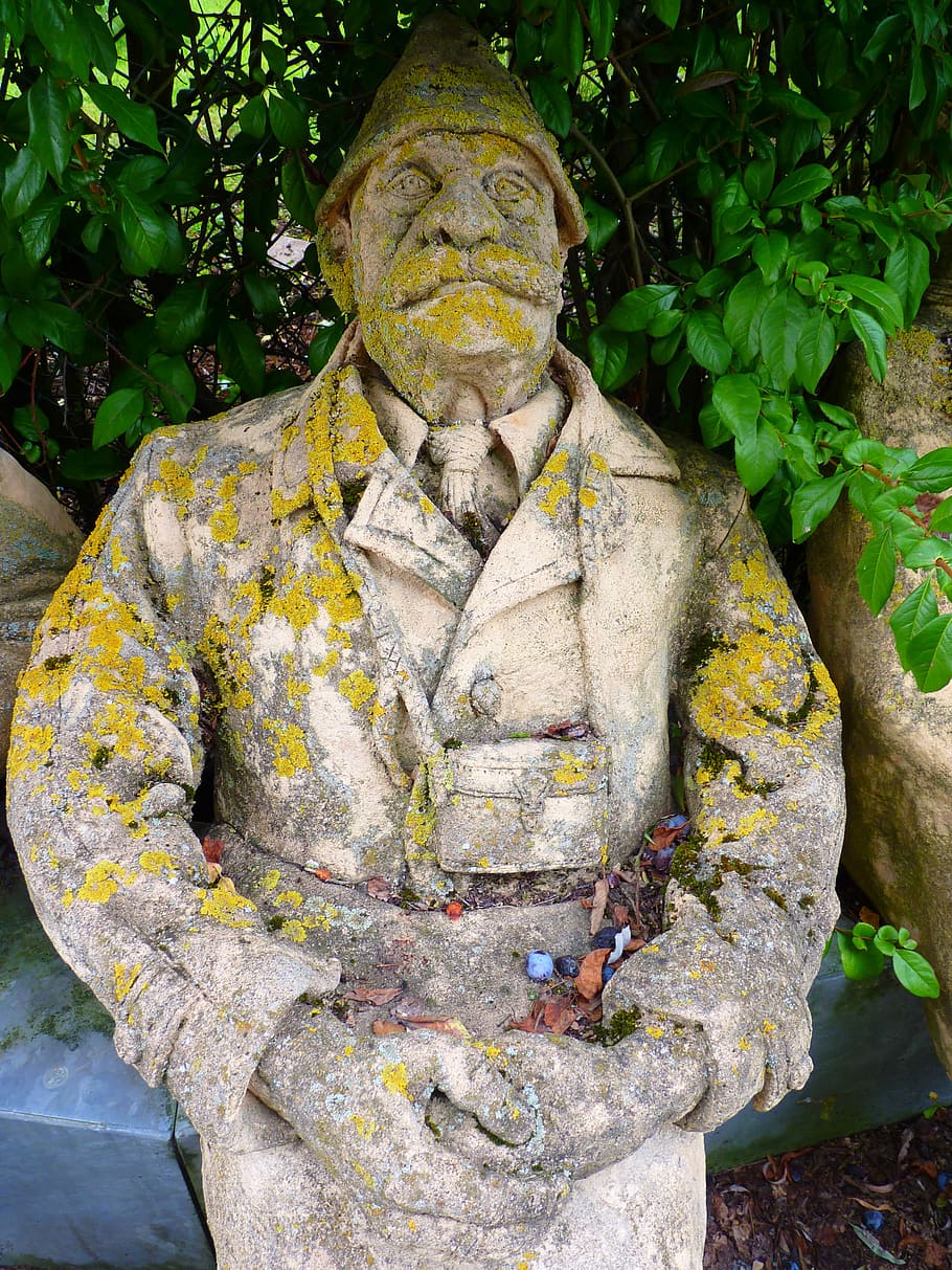 escultura, pedra, peter lenk, vista frontal, a l'aire lliure, estàtua, adult gran, dia, representació humana, representació, art i artesania, semblança masculina, sòlid, planta, cap gent, creativitat, part de la planta, full, naturalesa, artesania, religió, semblança femenina, creença, material de pedra, creixement, 4K