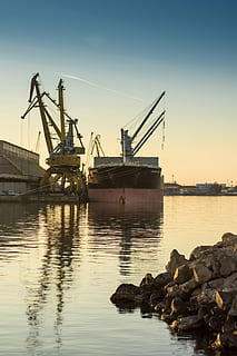 vaixell, càrrega, port, badia, contenidor, Enviament, exportar, importació, industrial, indústria, negocis, comercial, logística, nàutica, transport, oceà, internacional, pesat, marítim, terminal, avió, marí, lliurament, transportista, vehicle, transport de mercaderies, reflexió, mar, aigua, contenidor de càrrega, moll comercial, cel, cel clar, naturalesa, davant del mar, maquinària, cap gent, manera de transport, vaixell nàutic, moll, a l'aire lliure, posta de sol, 5K, CC0, domini públic, lliure de regalies