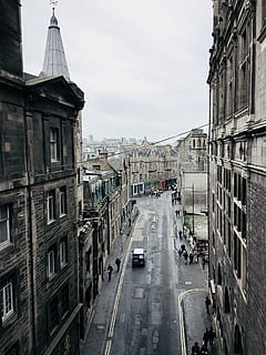 hat verloren, Edinburgh, -, Rand 2017, Autos, neben, Beton, Strukturen, Gebäudehülle, Transport, die Architektur, gebaute Struktur, Kraftfahrzeug, Stadt, Auto, Transportmittel, Straße, Landfahrzeug, Himmel, Richtung, zufällige Menschen, der Weg nach vorn, Gebäude, Tag, High Angle View, Natur, Reise, Stadtstraße, draußen, 1080P, CC0, gemeinfrei, lizenzfrei
